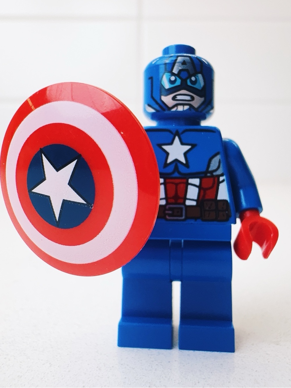 LEGO Minifig - Captain America - Avengers Assemble